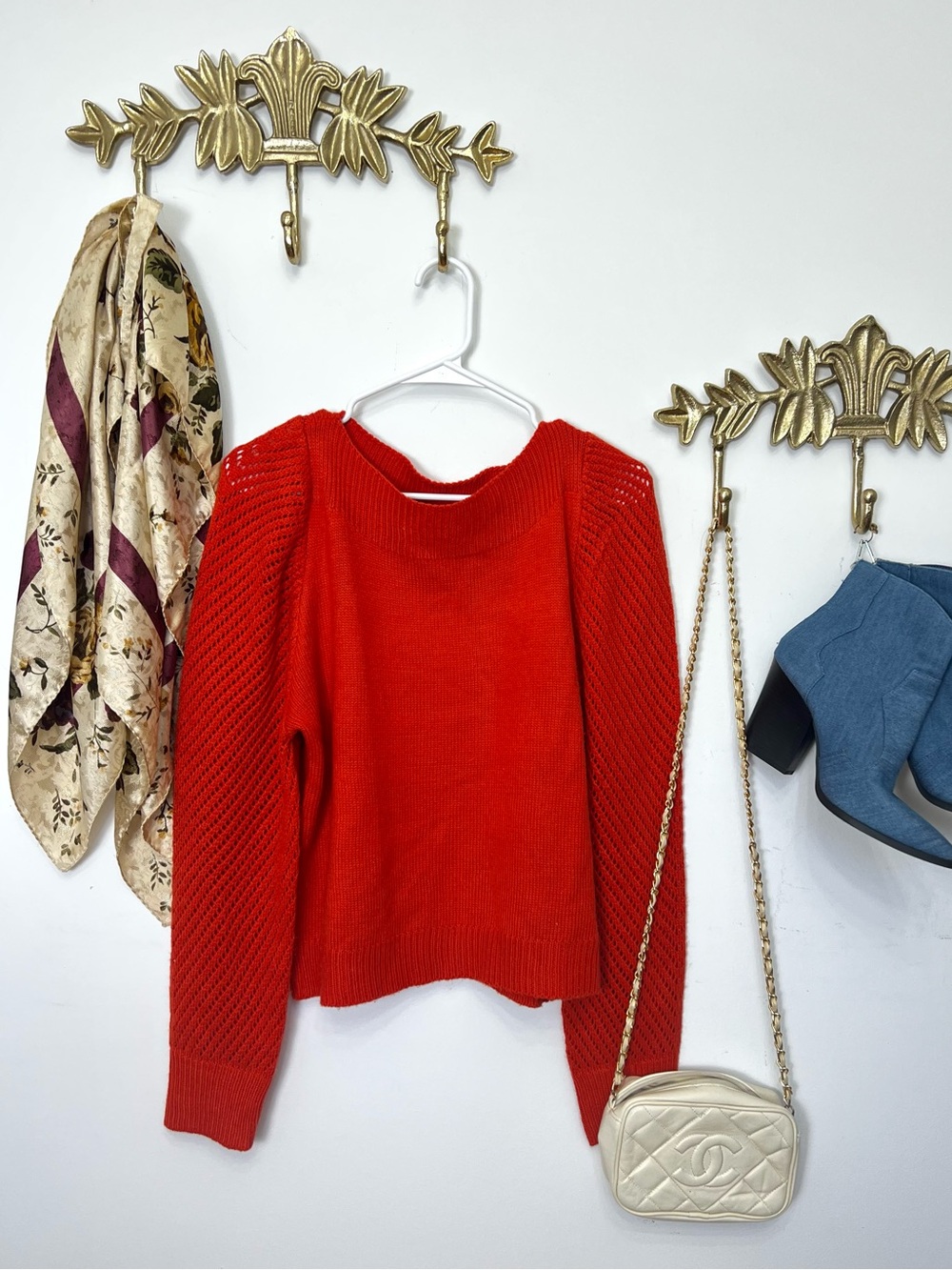 Coral red chic light knit sweater M ptp 21.5” l 22”